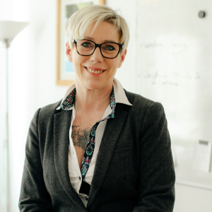 Christiane Böttger lächelt in die Kamera