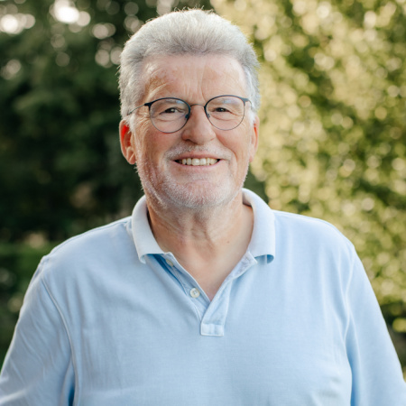 Martin Aude lächelt in die Kamera.